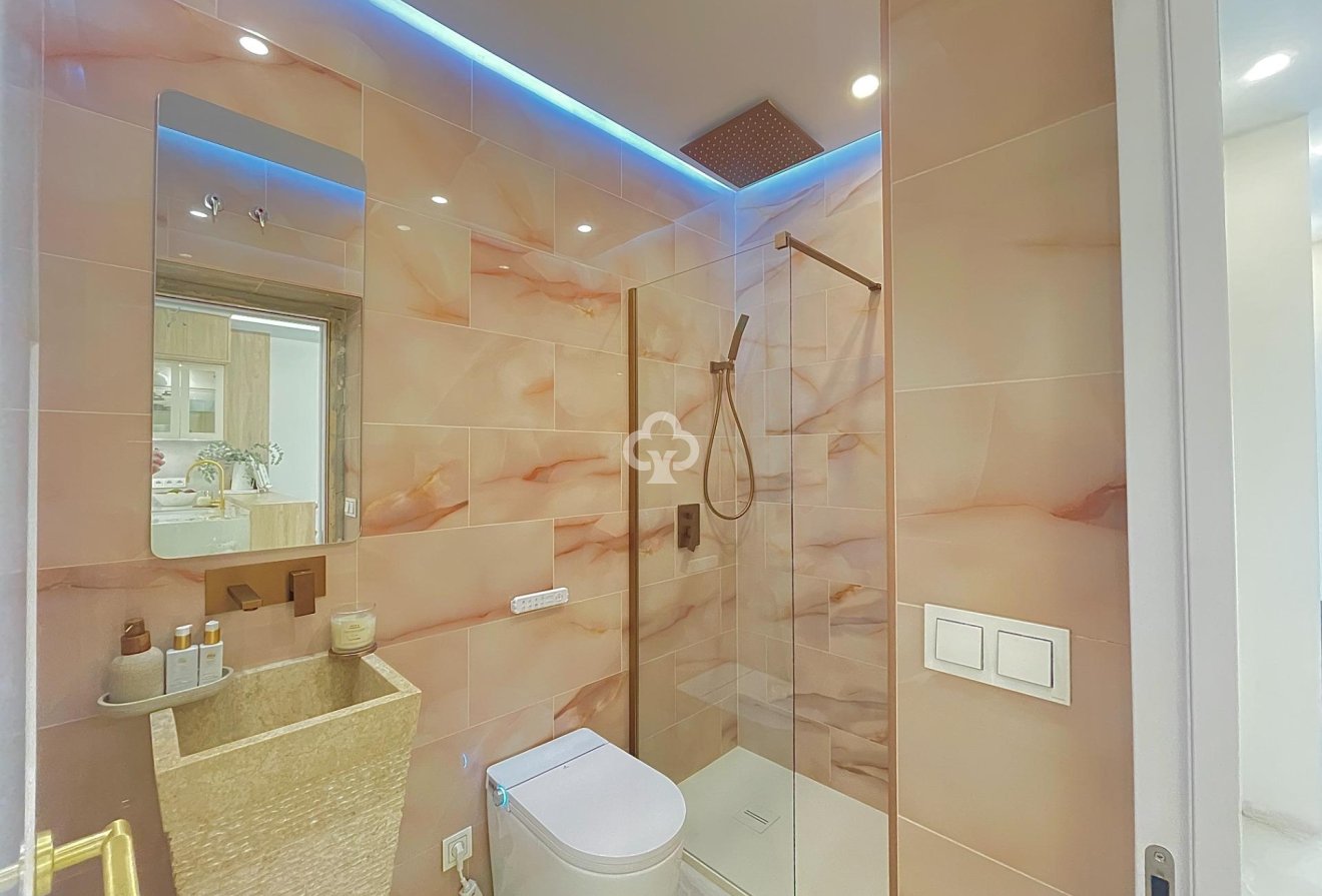 Resale - Townhouse -
Fuengirola - 2ª Línea de playa