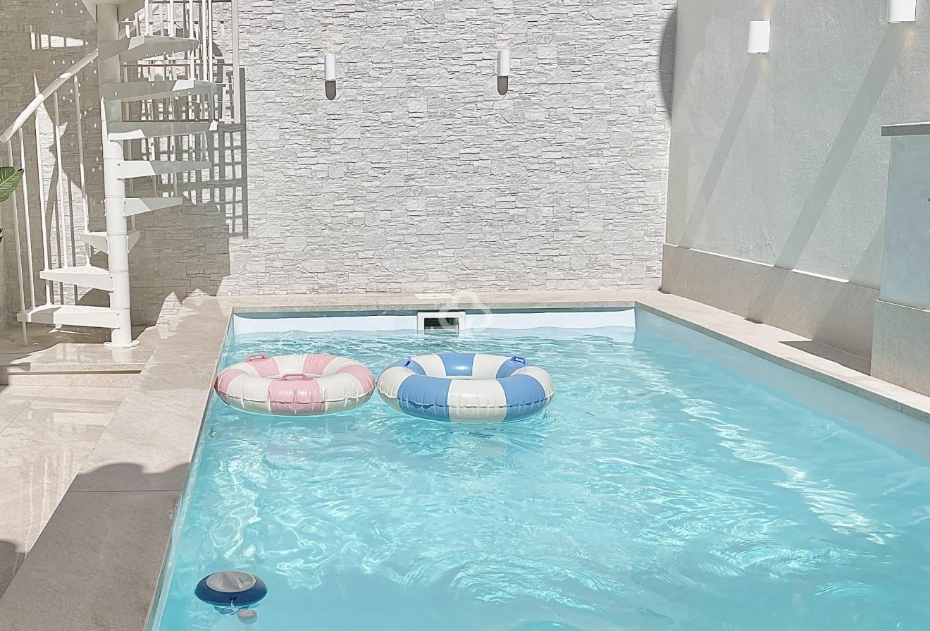 Resale - Townhouse -
Fuengirola - 2ª Línea de playa