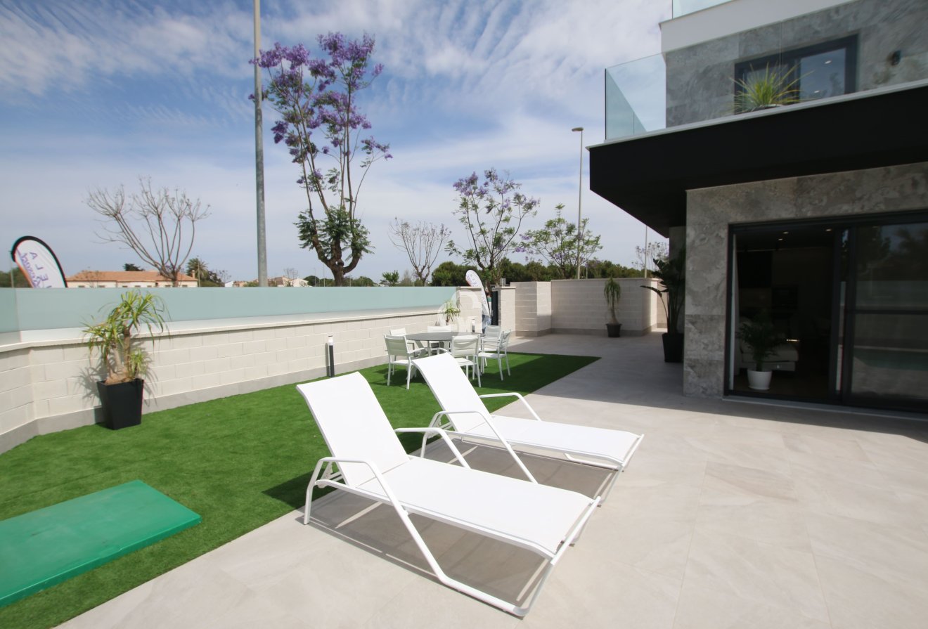 Obra nueva - Villas -
Pilar de la Horadada - 03190