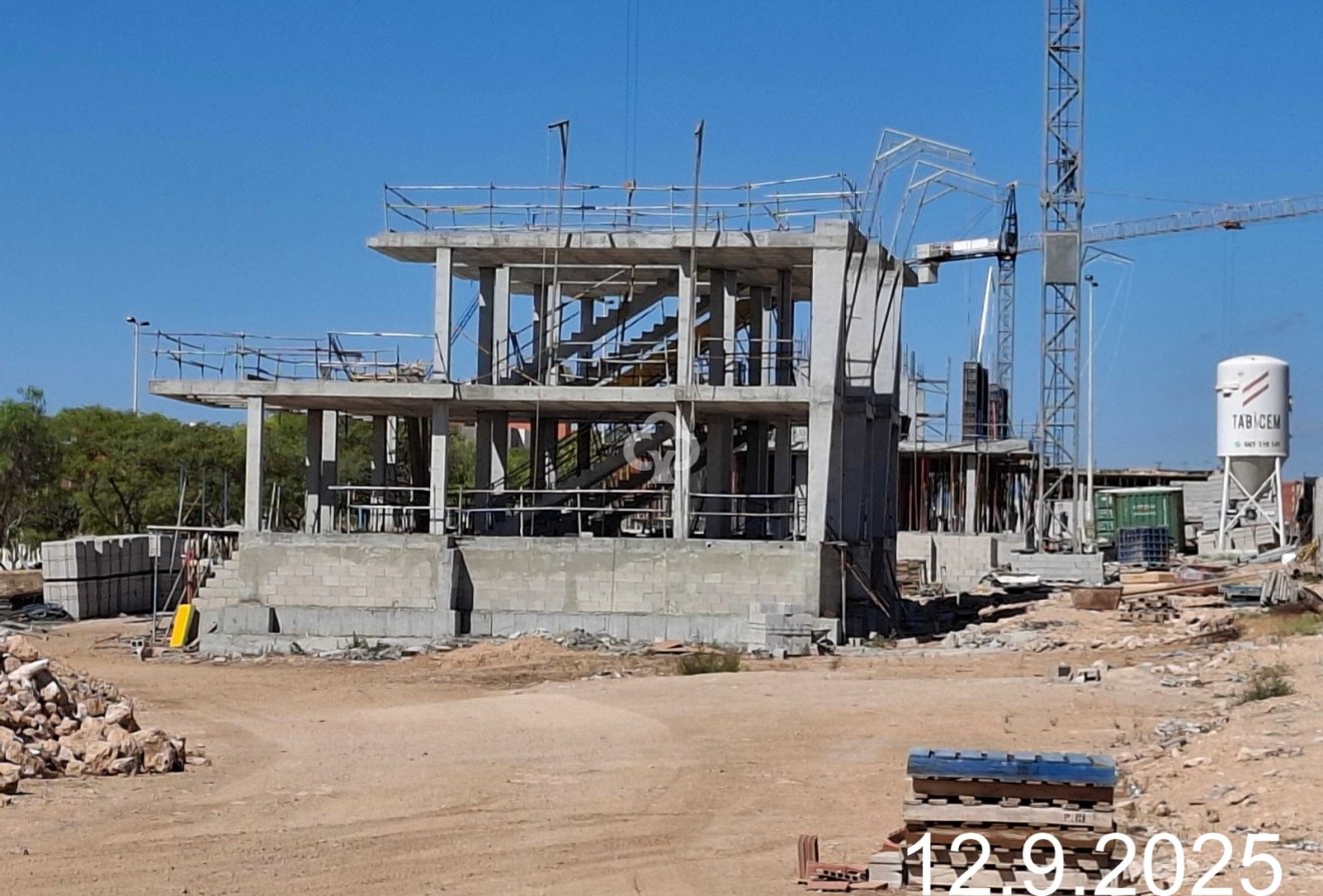 Resale - Apartment / flat -
Torrevieja - Nueva Torrevieja - Aguas Nuevas