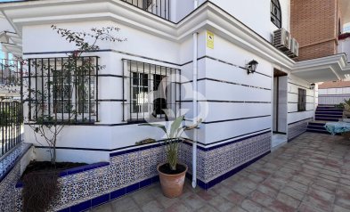 Resale - Chalet -
Fuengirola - Centro
