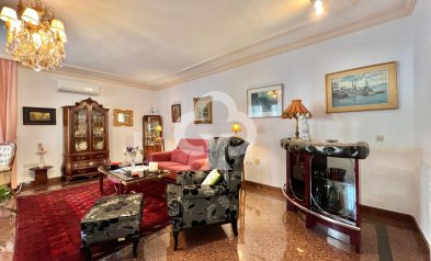 Resale - Chalet -
Fuengirola - Centro