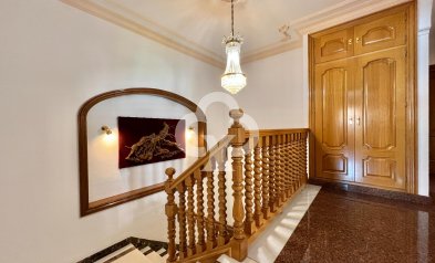 Resale - Chalet -
Fuengirola - Centro