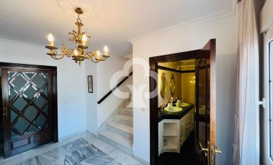 Resale - Chalet -
Fuengirola - Centro