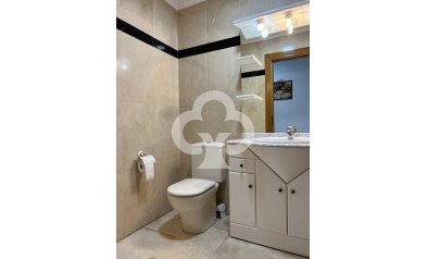 Resale - Chalet -
Fuengirola - Centro
