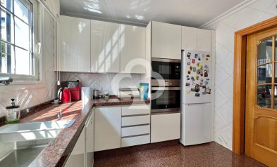 Resale - Chalet -
Fuengirola - Centro
