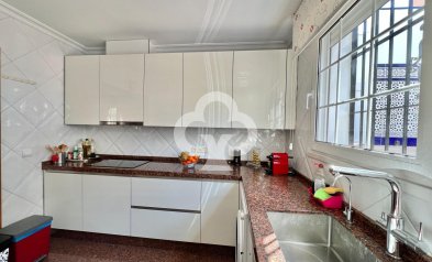 Resale - Chalet -
Fuengirola - Centro