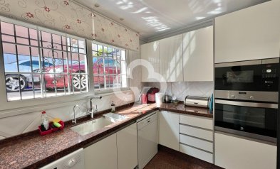 Resale - Chalet -
Fuengirola - Centro