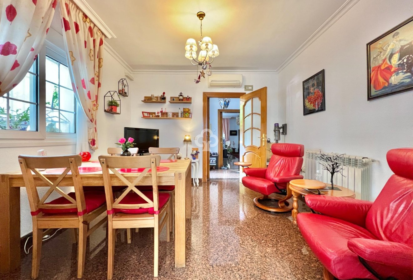 Resale - Chalet -
Fuengirola - Centro