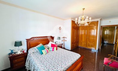Resale - Chalet -
Fuengirola - Centro