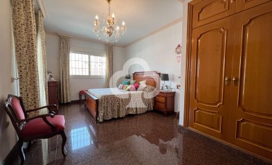 Resale - Chalet -
Fuengirola - Centro