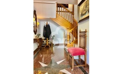 Resale - Chalet -
Fuengirola - Centro