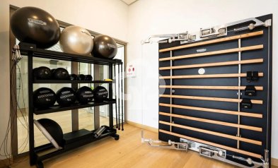 Neue Gebäude - Áticos -
Benahavís - Calle Islas Azores s/n