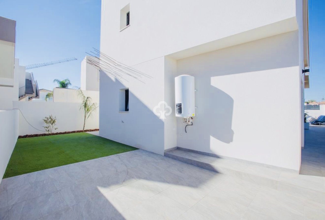 New Build - Chalet independiente -
Los Montesinos - 03187