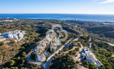 Neue Gebäude - Áticos -
Marbella - Urbanización Altos de los Monteros s/n