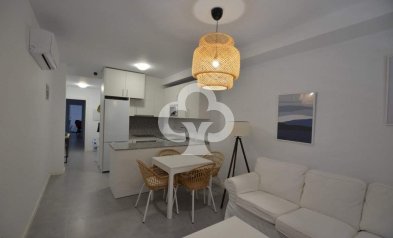 Resale - Apartament -
Fuengirola - Puerto Deportivo