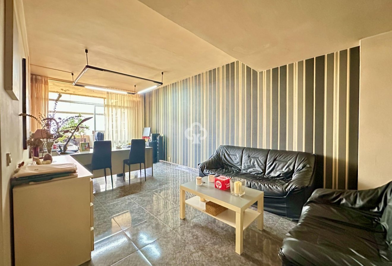 Wiederverkauf - Apartamento -
Torremolinos - Centro