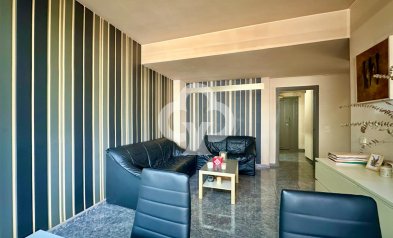 Wiederverkauf - Apartamento -
Torremolinos - Centro