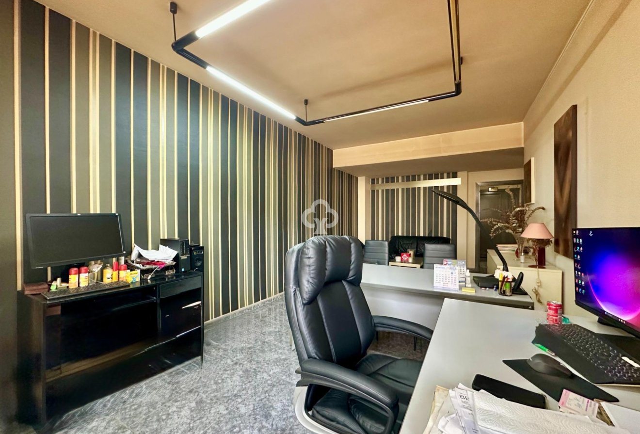 Wiederverkauf - Apartamento -
Torremolinos - Centro