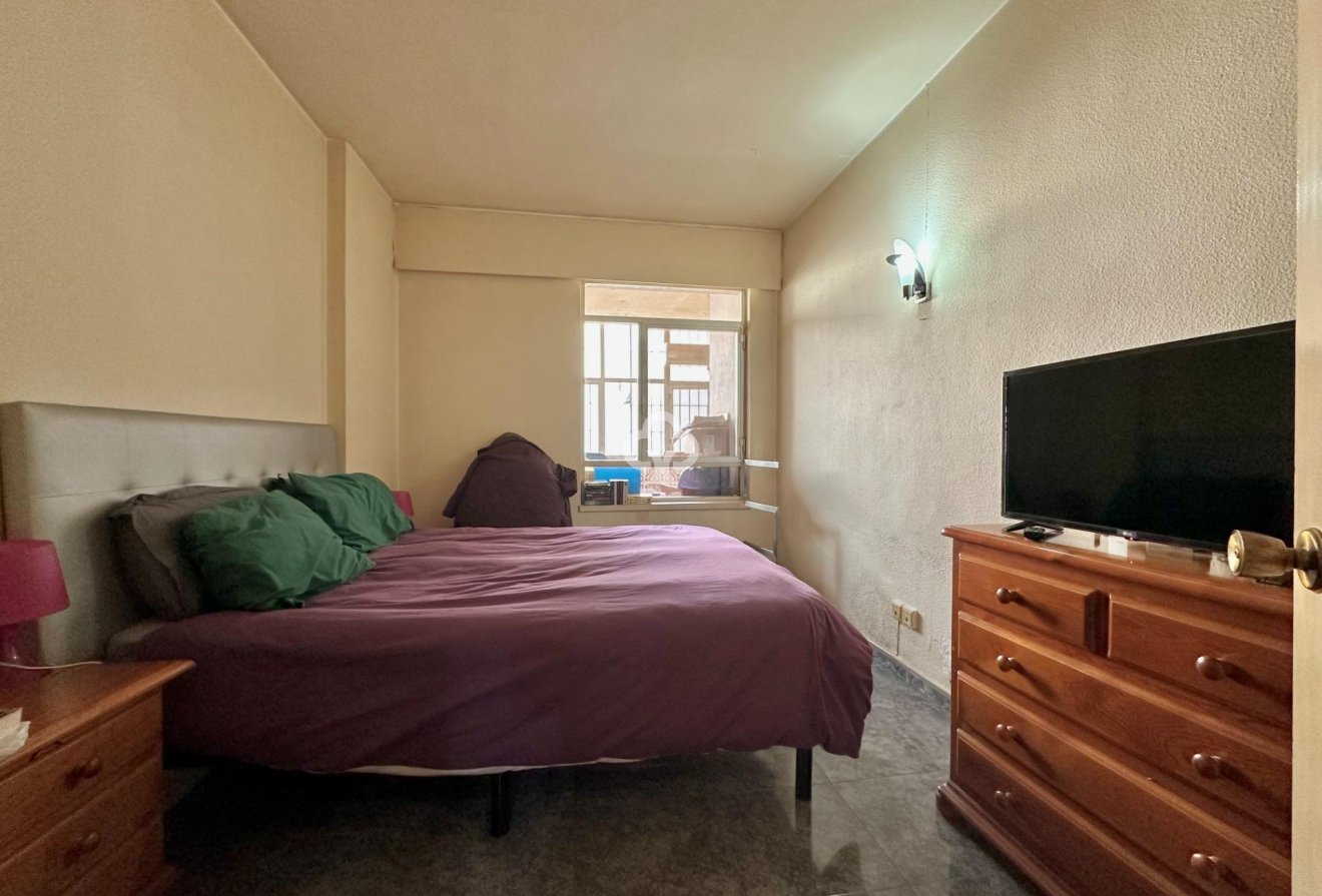 Wiederverkauf - Apartamento -
Torremolinos - Centro