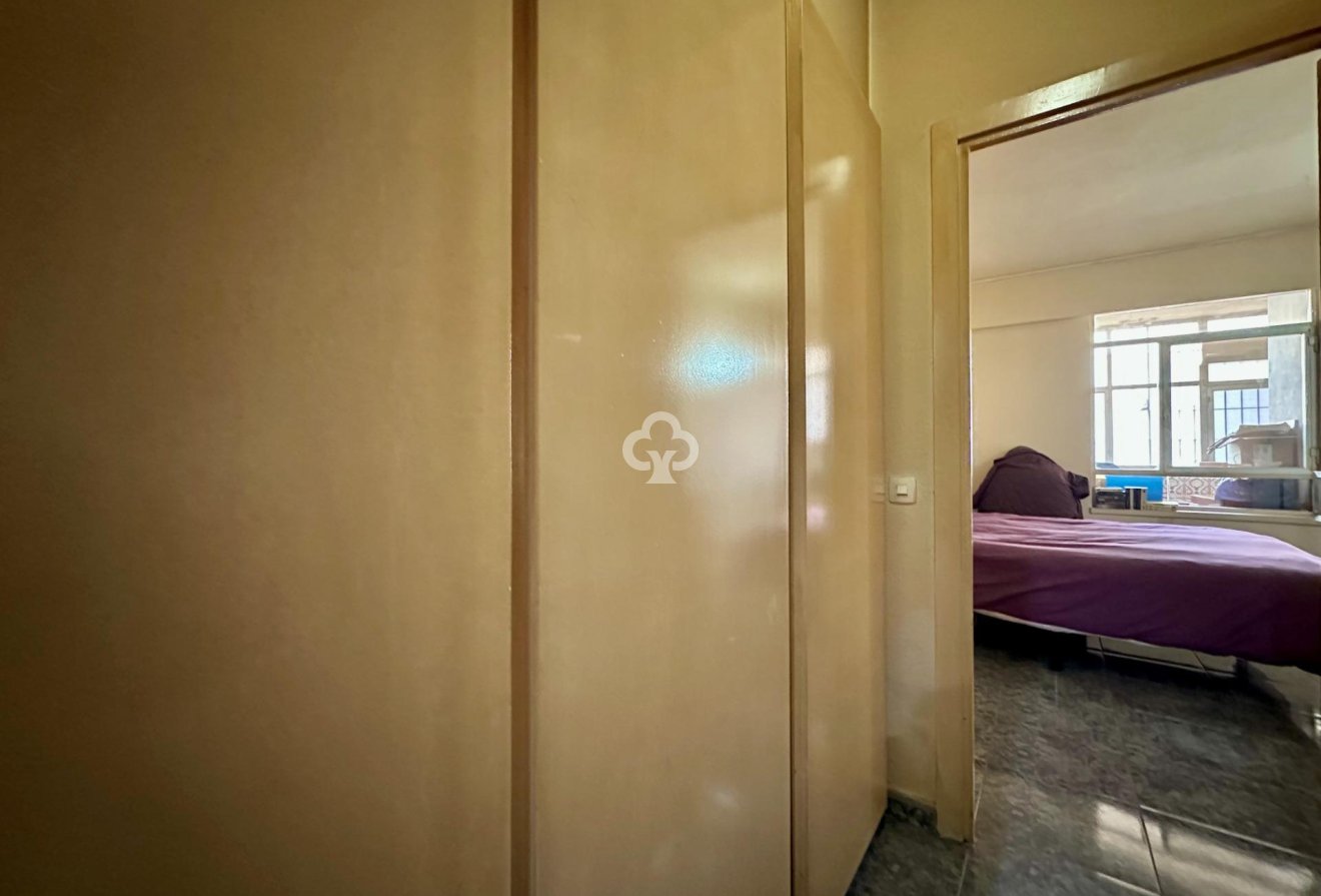 Wiederverkauf - Apartamento -
Torremolinos - Centro