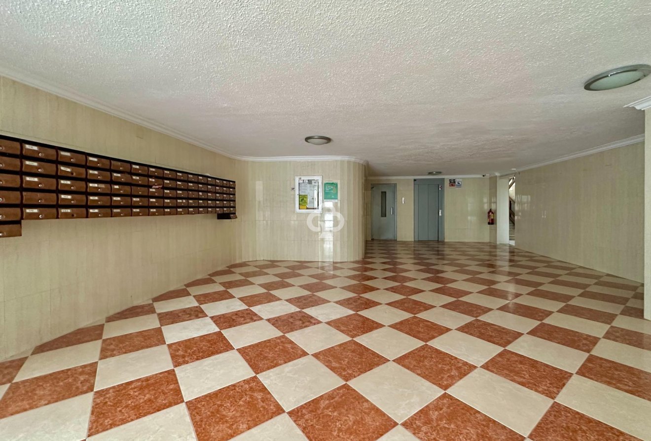 Wiederverkauf - Apartamento -
Torremolinos - Centro