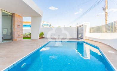Nybyggnation - Villas -
Torrevieja - 03186