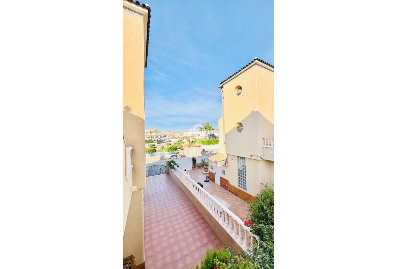 Reventa - Adosado -
Orihuela Costa - Dehesa de campoamor