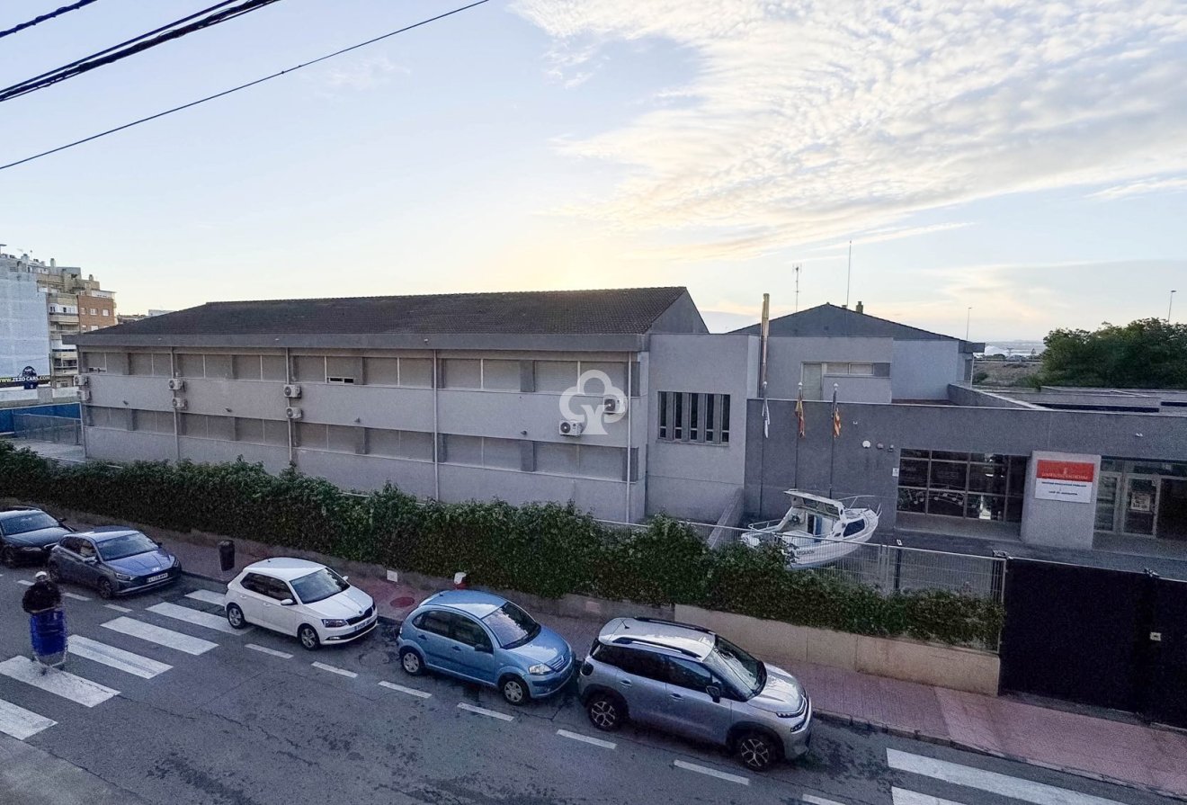 Reventa - Apartamento -
Torrevieja - Centro