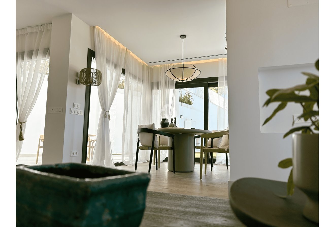 Uudiskohde - Adosados -
Málaga - 29003, Calle Apamares, 1