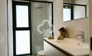 Uudiskohde - Adosados -
Málaga - 29003, Calle Apamares, 1