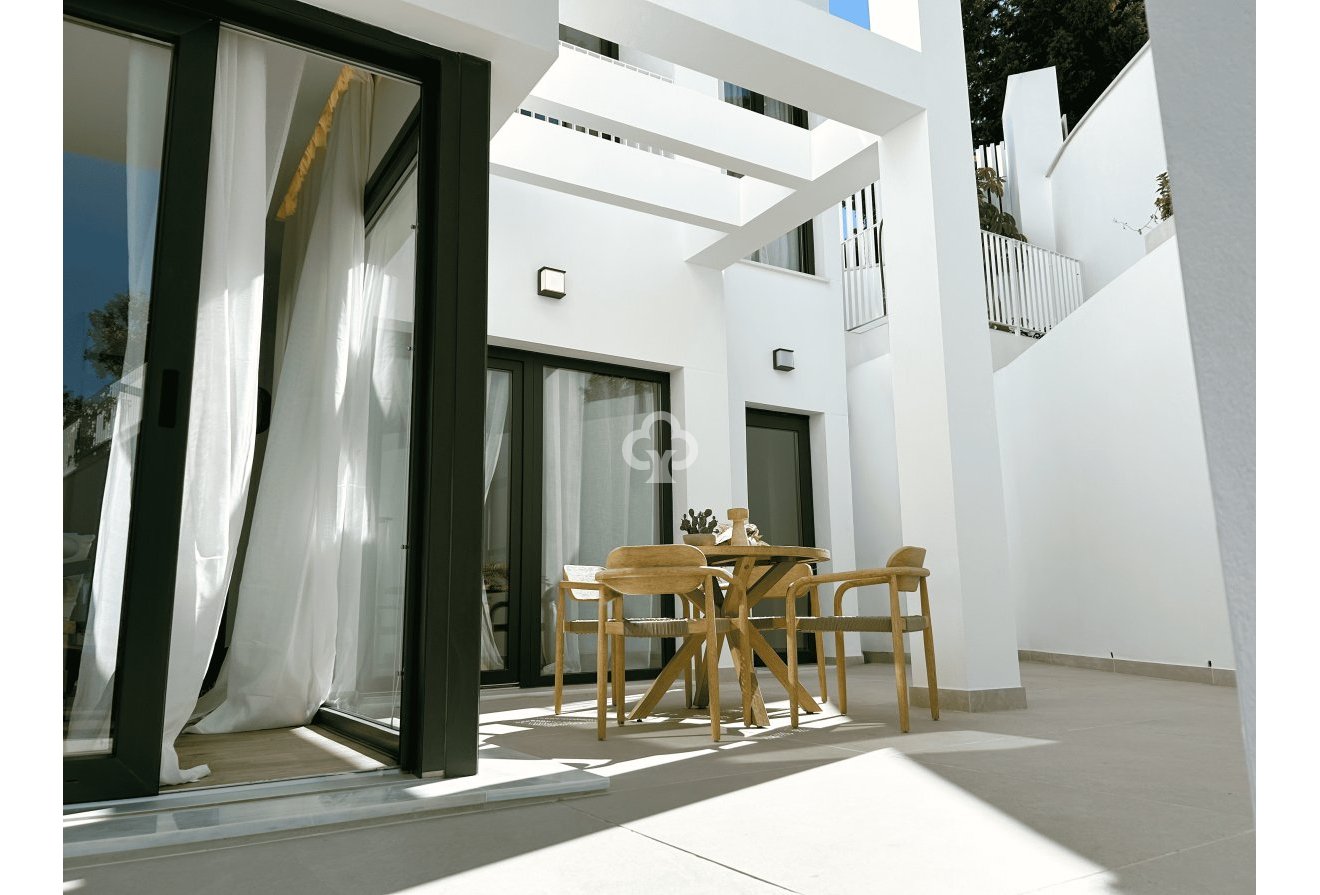 Uudiskohde - Adosados -
Málaga - 29003, Calle Apamares, 1