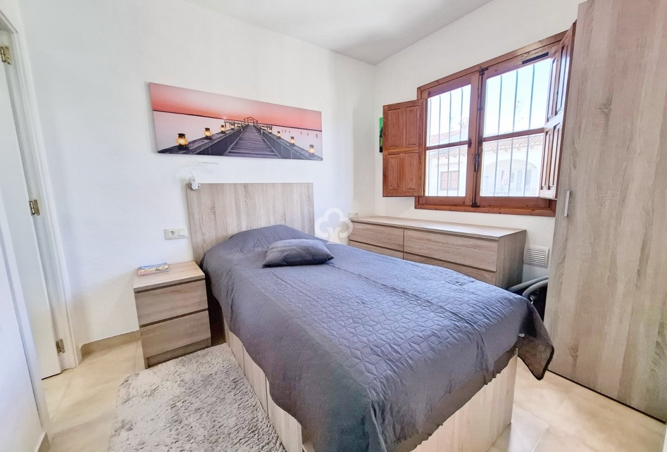 Jälleenmyynti - Bungalow -
Torrevieja - Los balcones