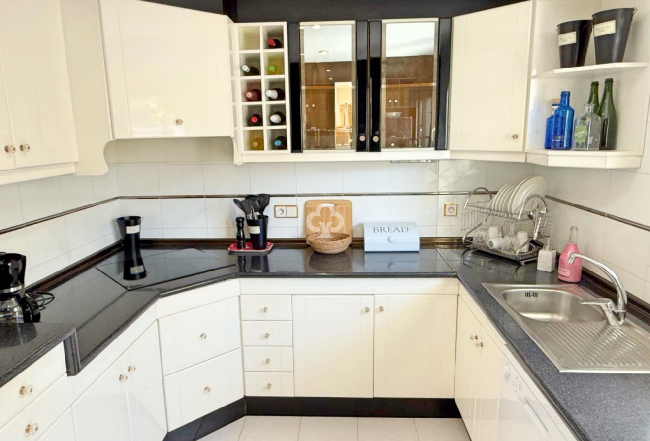 Reventa - Chalet -
Guardamar del Segura - Urbanizaciones