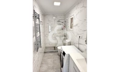 Reventa - Chalet -
Guardamar del Segura - Urbanizaciones