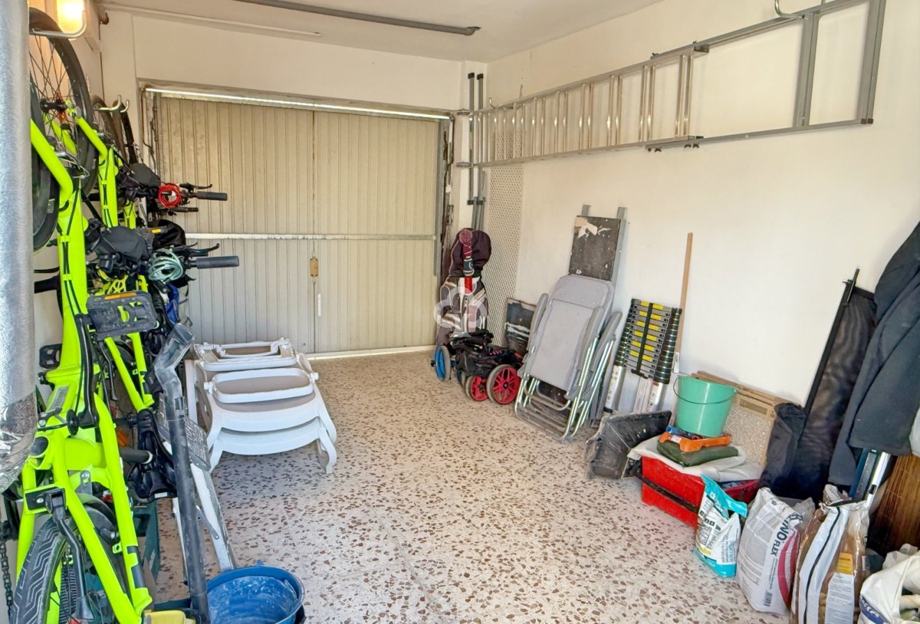 Reventa - Chalet -
Guardamar del Segura - Urbanizaciones