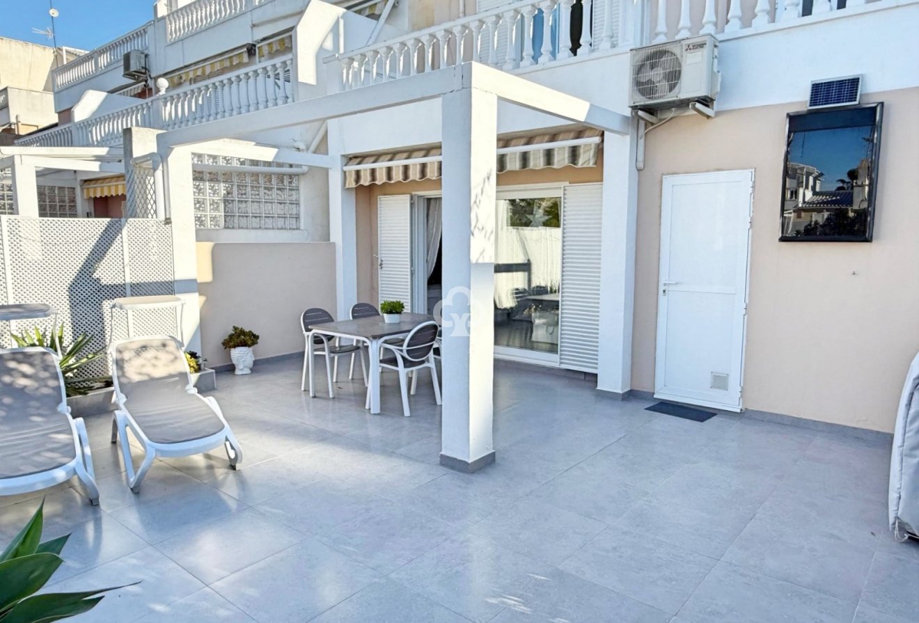 Reventa - Chalet -
Guardamar del Segura - Urbanizaciones