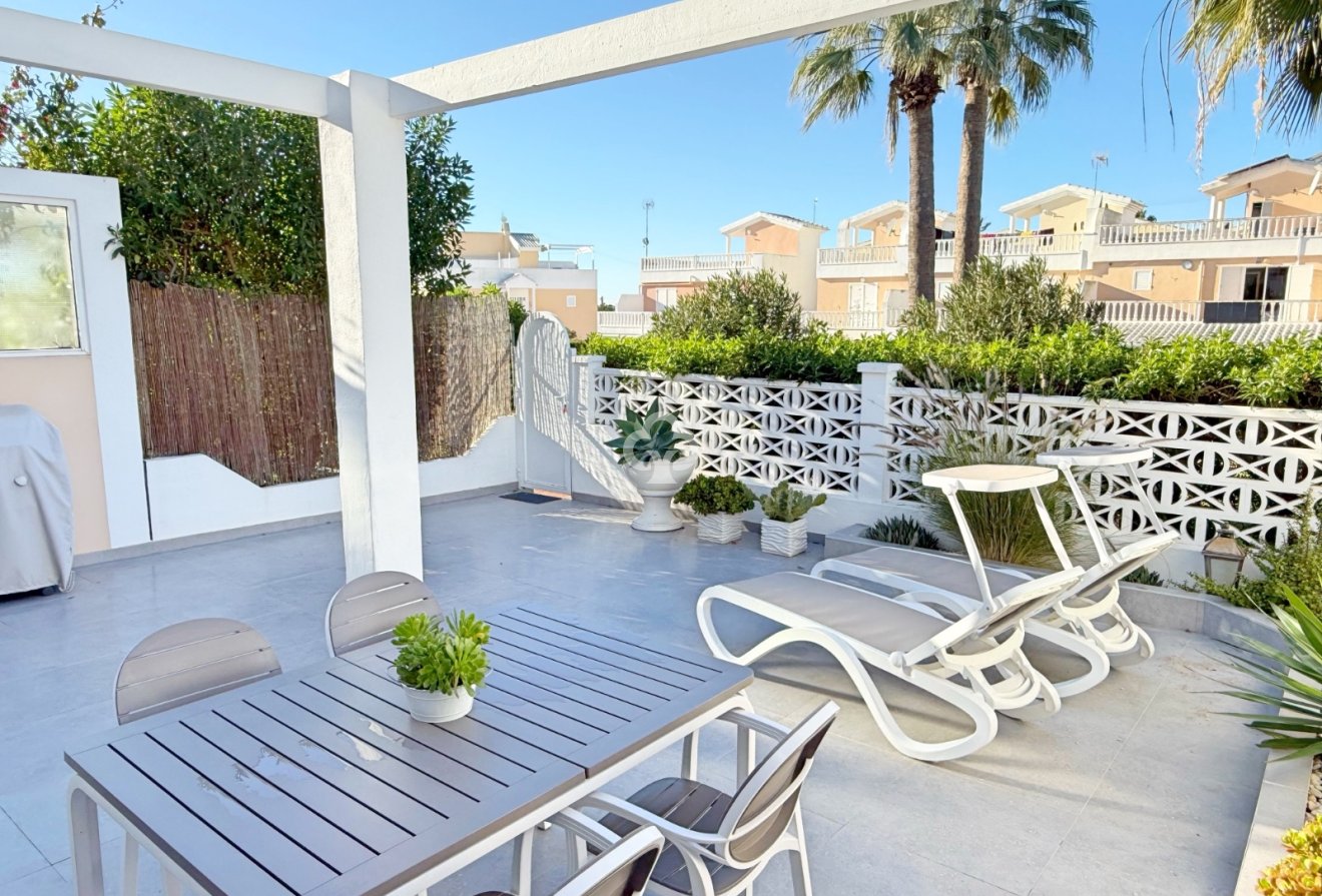 Reventa - Chalet -
Guardamar del Segura - Urbanizaciones