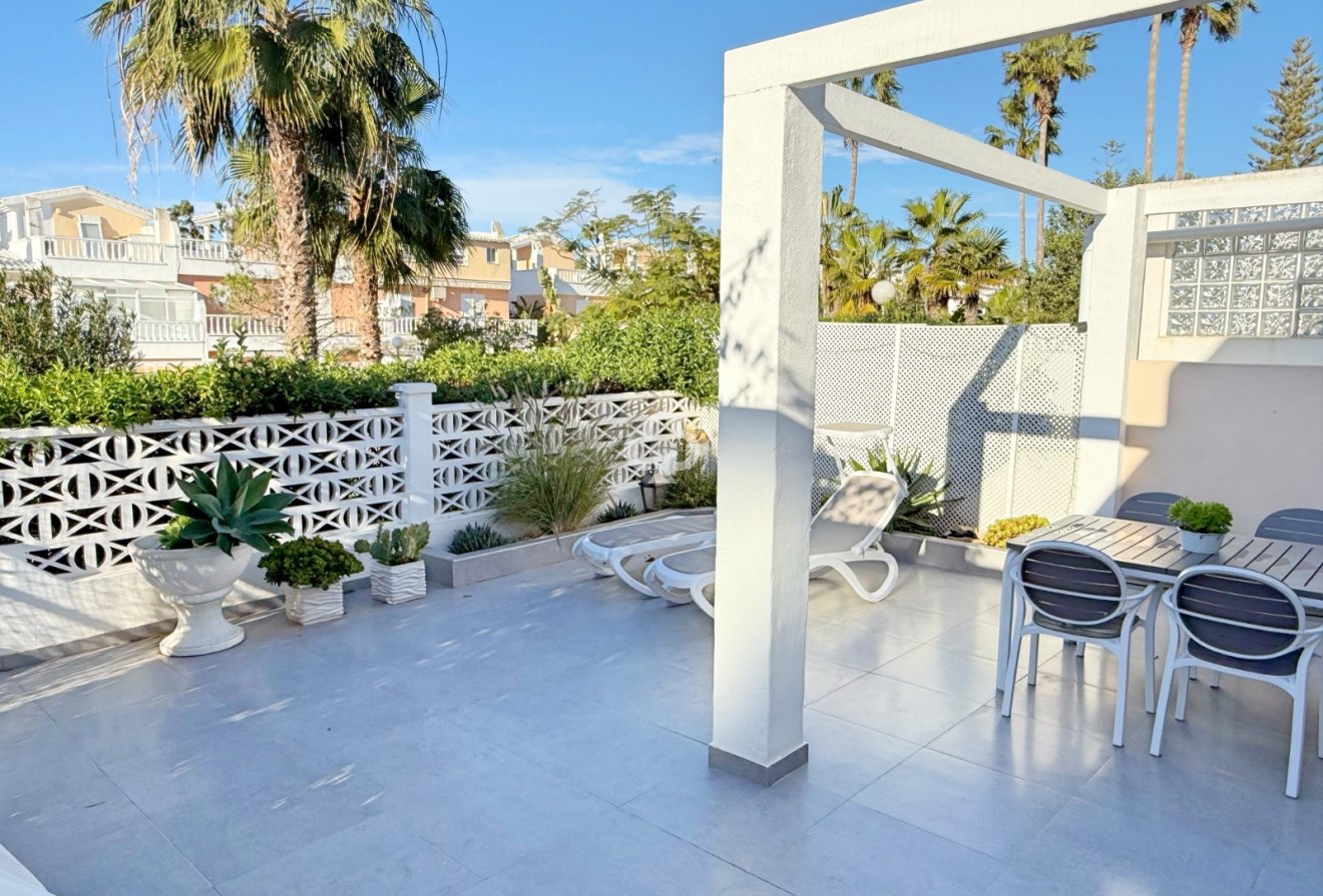 Reventa - Chalet -
Guardamar del Segura - Urbanizaciones