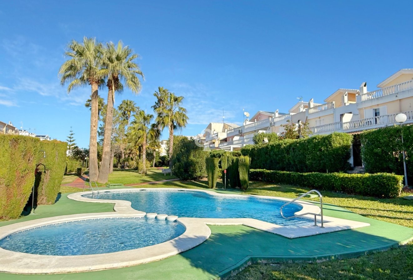 Reventa - Chalet -
Guardamar del Segura - Urbanizaciones