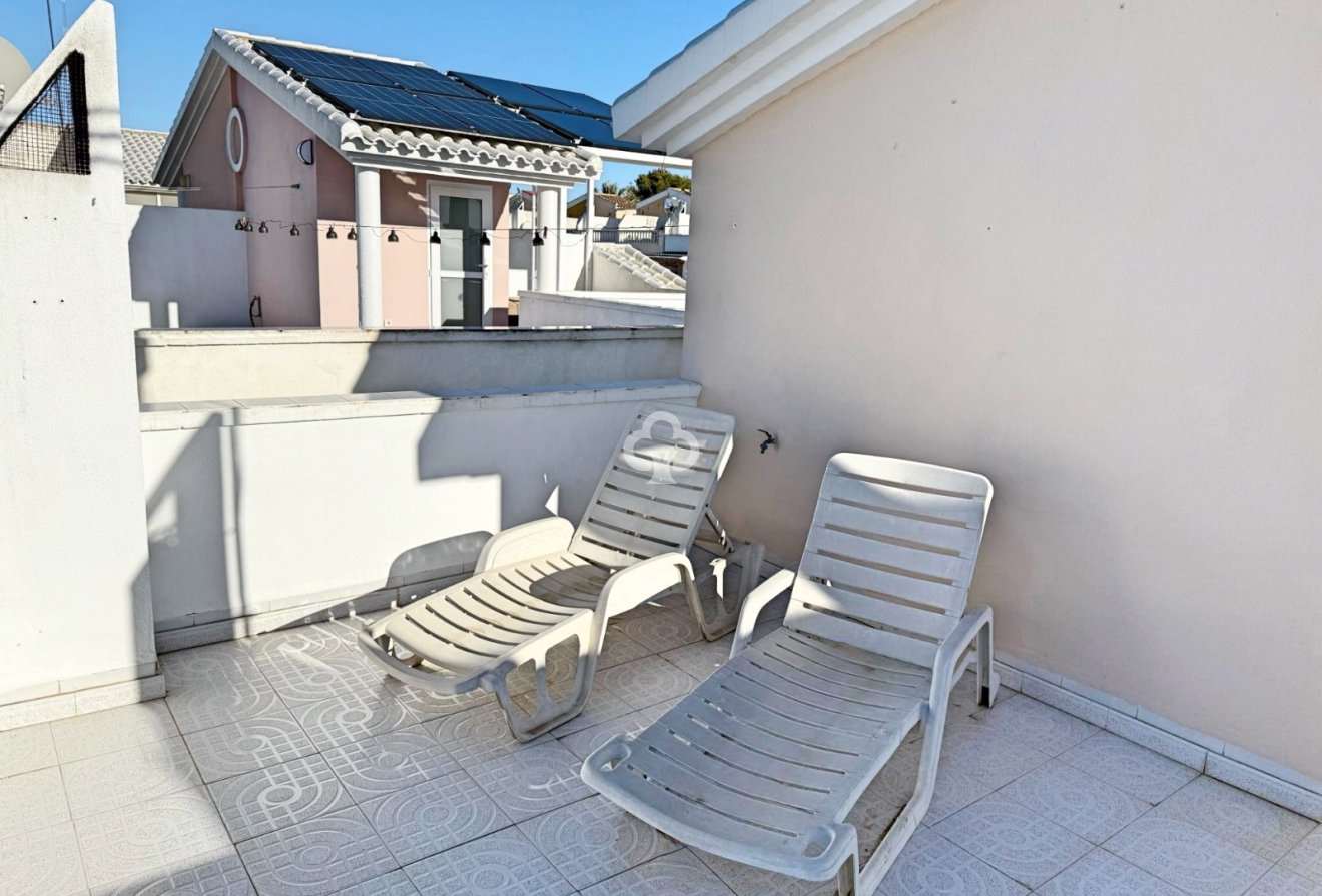 Reventa - Chalet -
Guardamar del Segura - Urbanizaciones