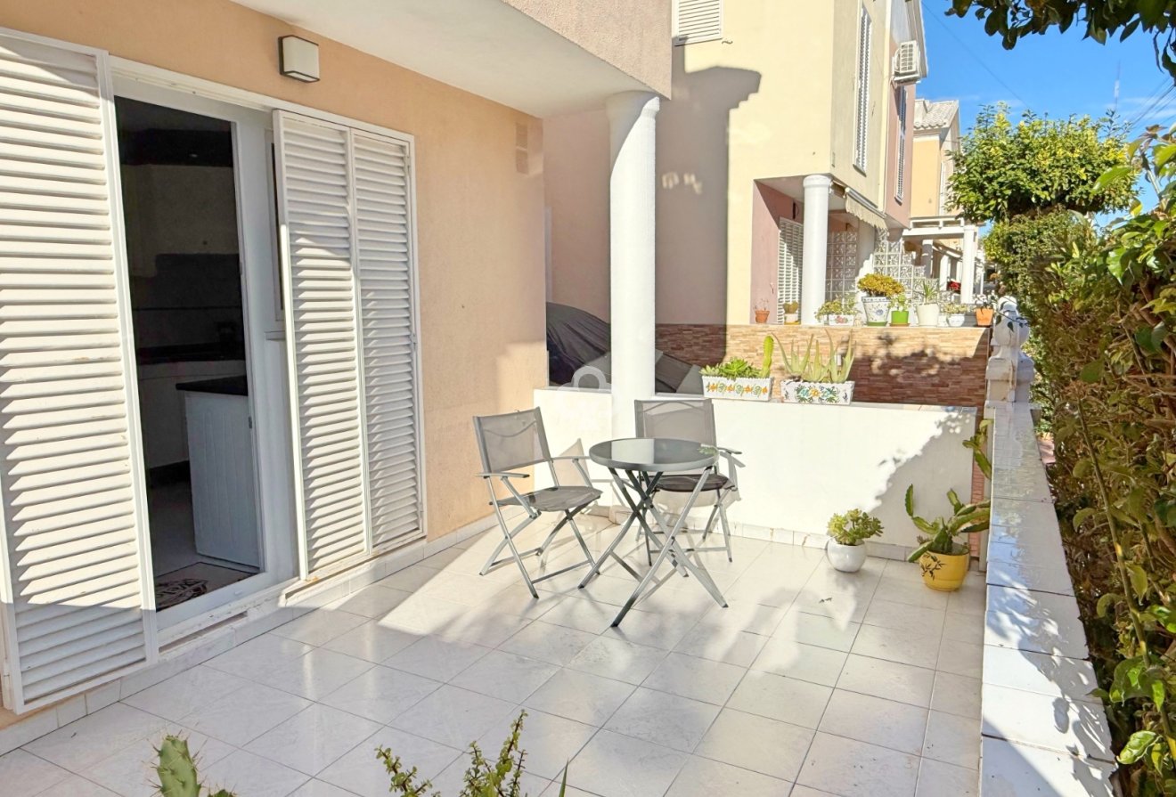 Reventa - Chalet -
Guardamar del Segura - Urbanizaciones