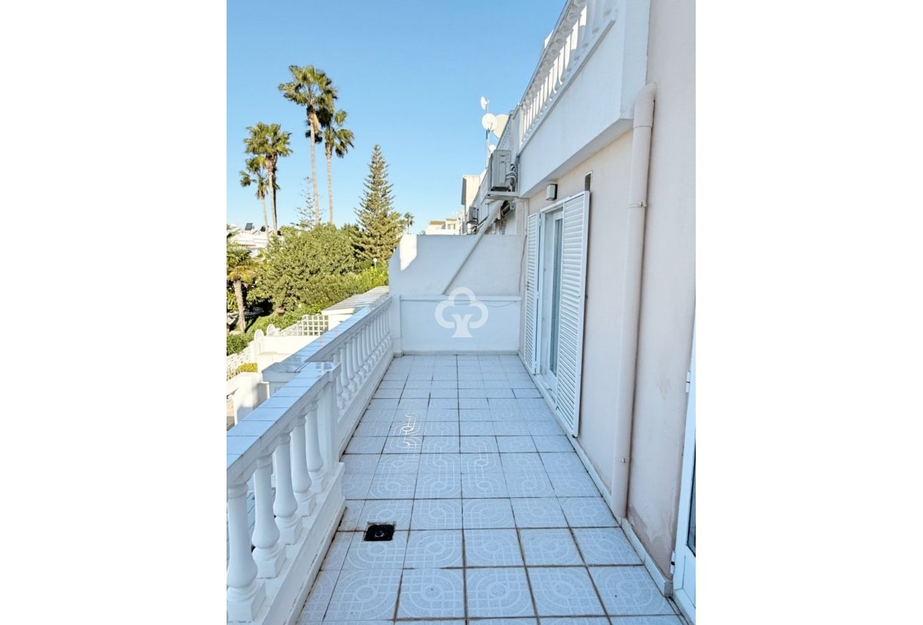 Reventa - Chalet -
Guardamar del Segura - Urbanizaciones