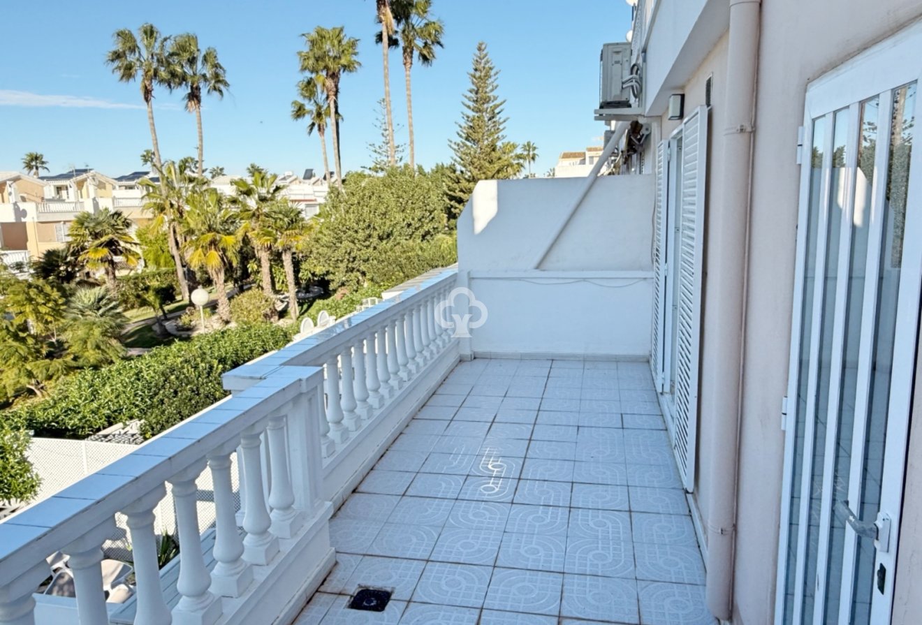 Reventa - Chalet -
Guardamar del Segura - Urbanizaciones