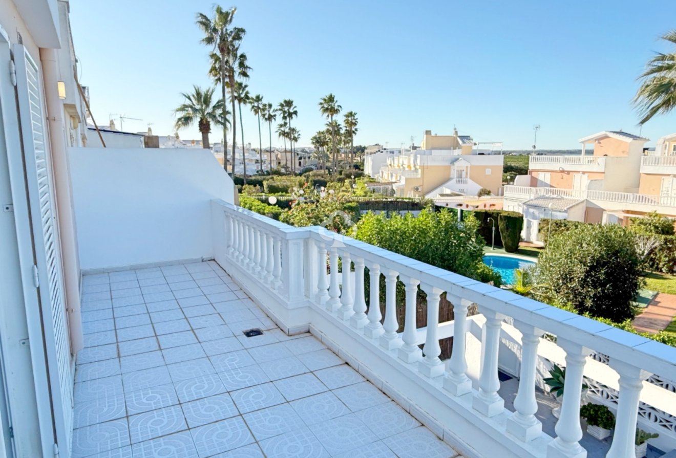 Reventa - Chalet -
Guardamar del Segura - Urbanizaciones