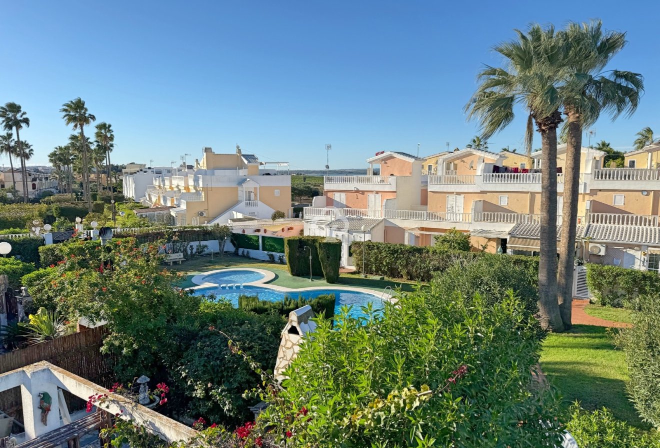 Reventa - Chalet -
Guardamar del Segura - Urbanizaciones