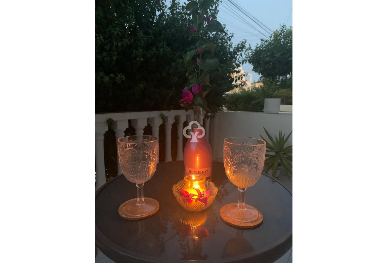 Reventa - Chalet -
Guardamar del Segura - Urbanizaciones