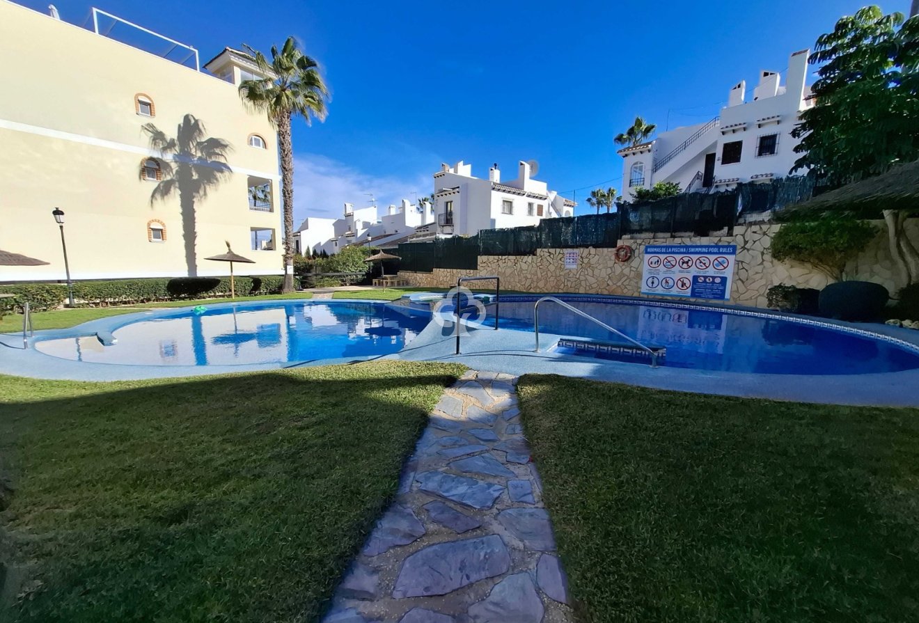 Resale - Apartment / flat -
Orihuela Costa - Villamartín