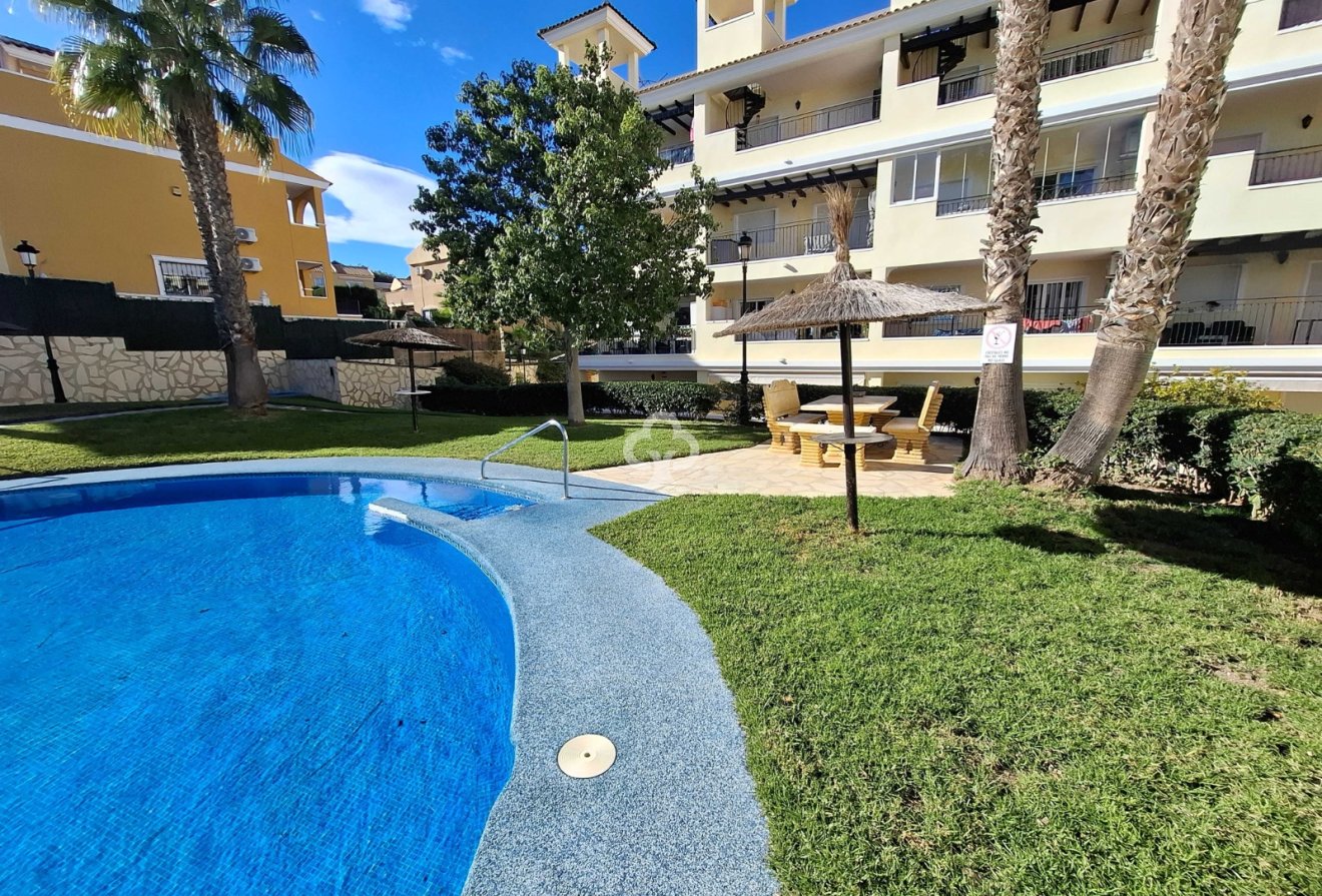 Resale - Apartment / flat -
Orihuela Costa - Villamartín