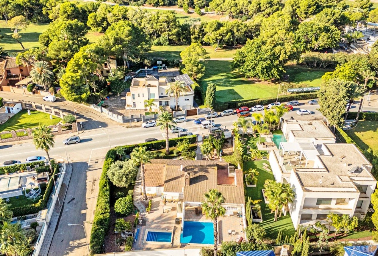 Resale - Villa -
Orihuela Costa - Villamartín